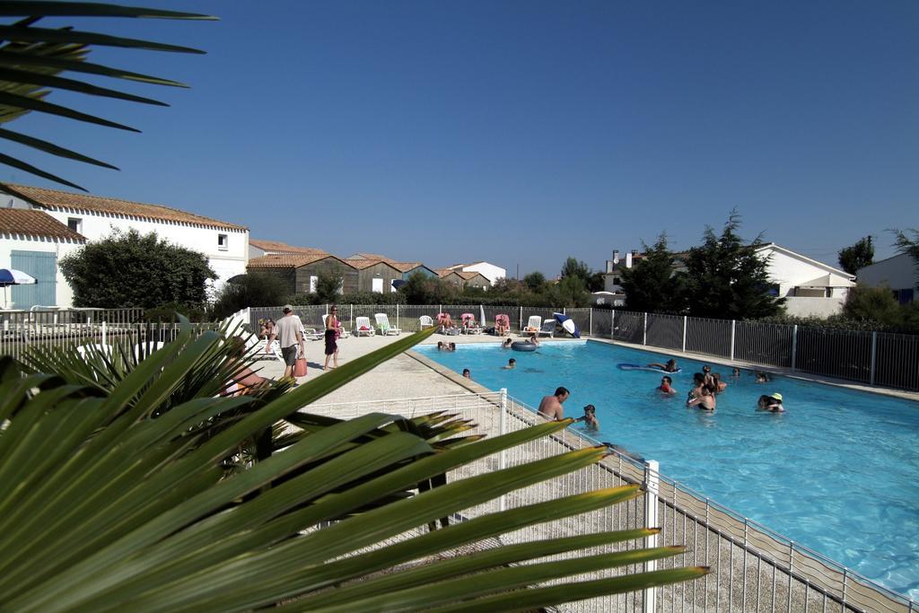 Residence Odalys Le Village Des Amareyeurs Le Château-dʼOléron エクステリア 写真