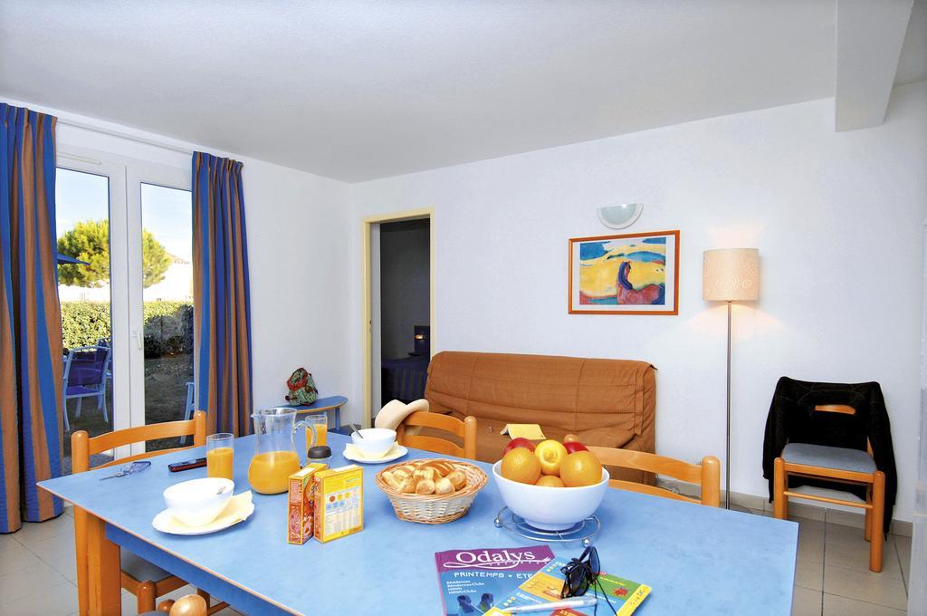 Residence Odalys Le Village Des Amareyeurs Le Château-dʼOléron エクステリア 写真