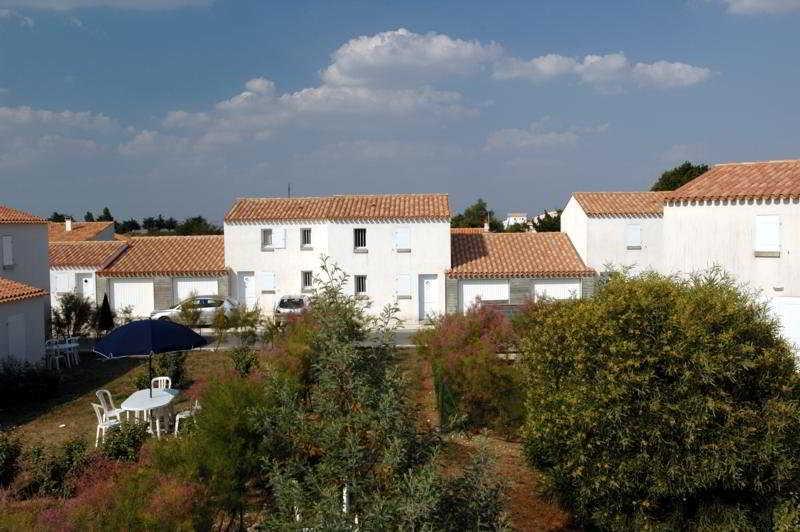 Residence Odalys Le Village Des Amareyeurs Le Château-dʼOléron エクステリア 写真