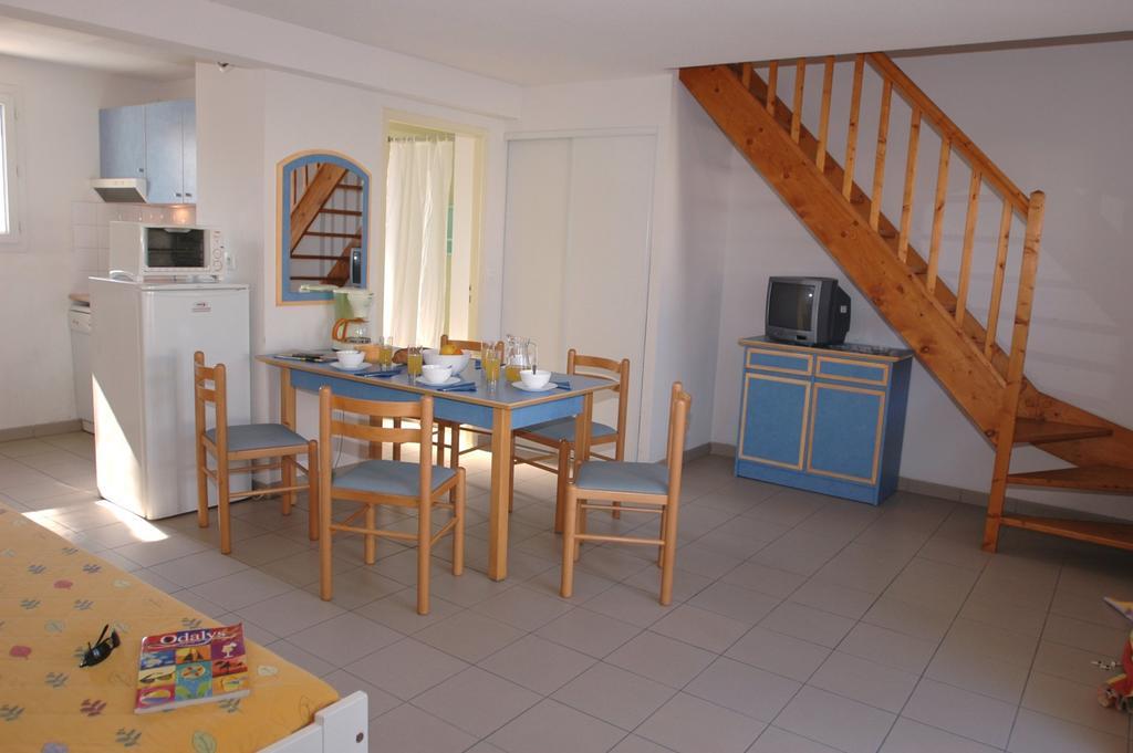 Residence Odalys Le Village Des Amareyeurs Le Château-dʼOléron エクステリア 写真