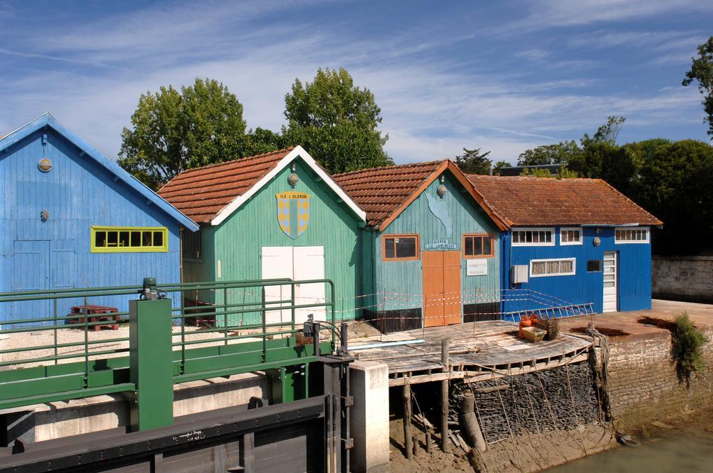 Residence Odalys Le Village Des Amareyeurs Le Château-dʼOléron エクステリア 写真